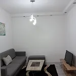 Aerodrom Apartment-top Pick For Digital Nomads 아파트