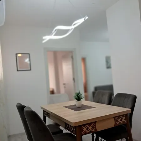 Daire Aerodrom Apartment-top Pick For Digital Nomads Üsküp