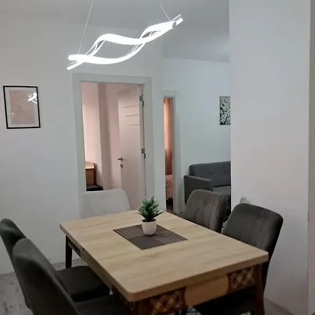 Aerodrom Apartment-top Pick For Digital Nomads Üsküp